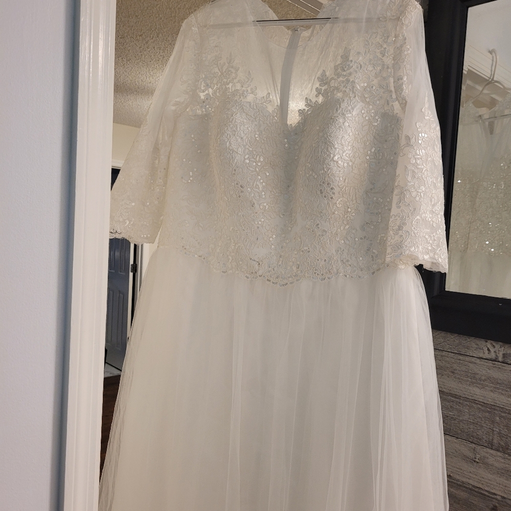 Wedding dress - Picture 4 of 9